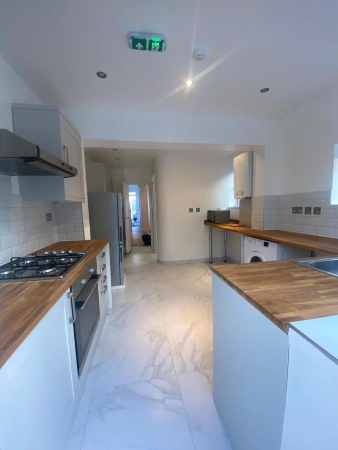 Apartamento Cosy House In Newham Londres Exterior foto